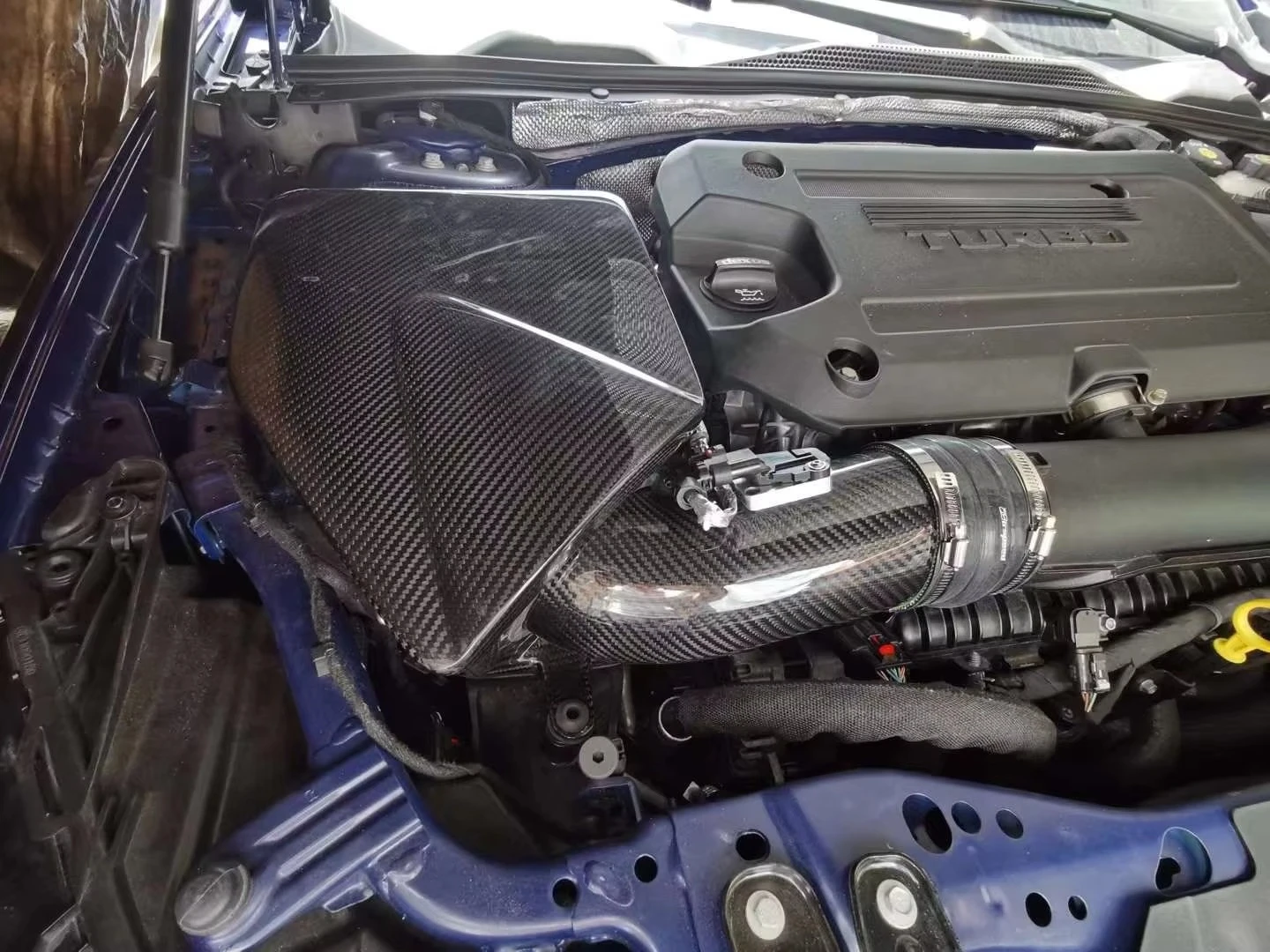 

Fully meets the output of more horsepower, 100% dry carbon fiber cold intake system of Regal GS 2.0T 2021