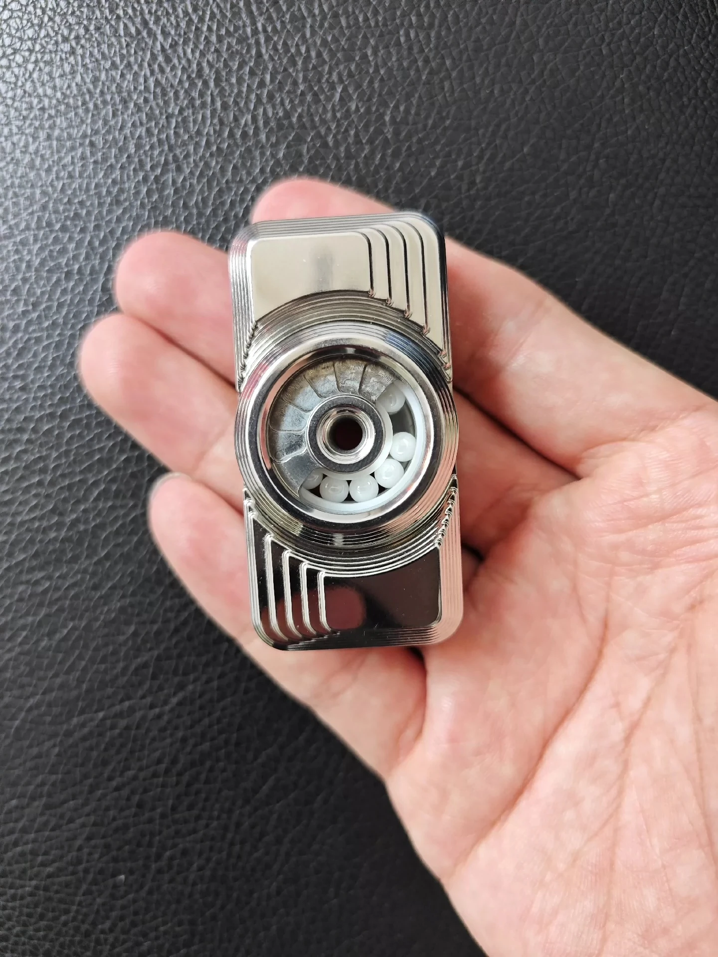 Dynamic and Static EDC Two Leaf Core Flat Fingertip Gyroscope Stainless Steel Material