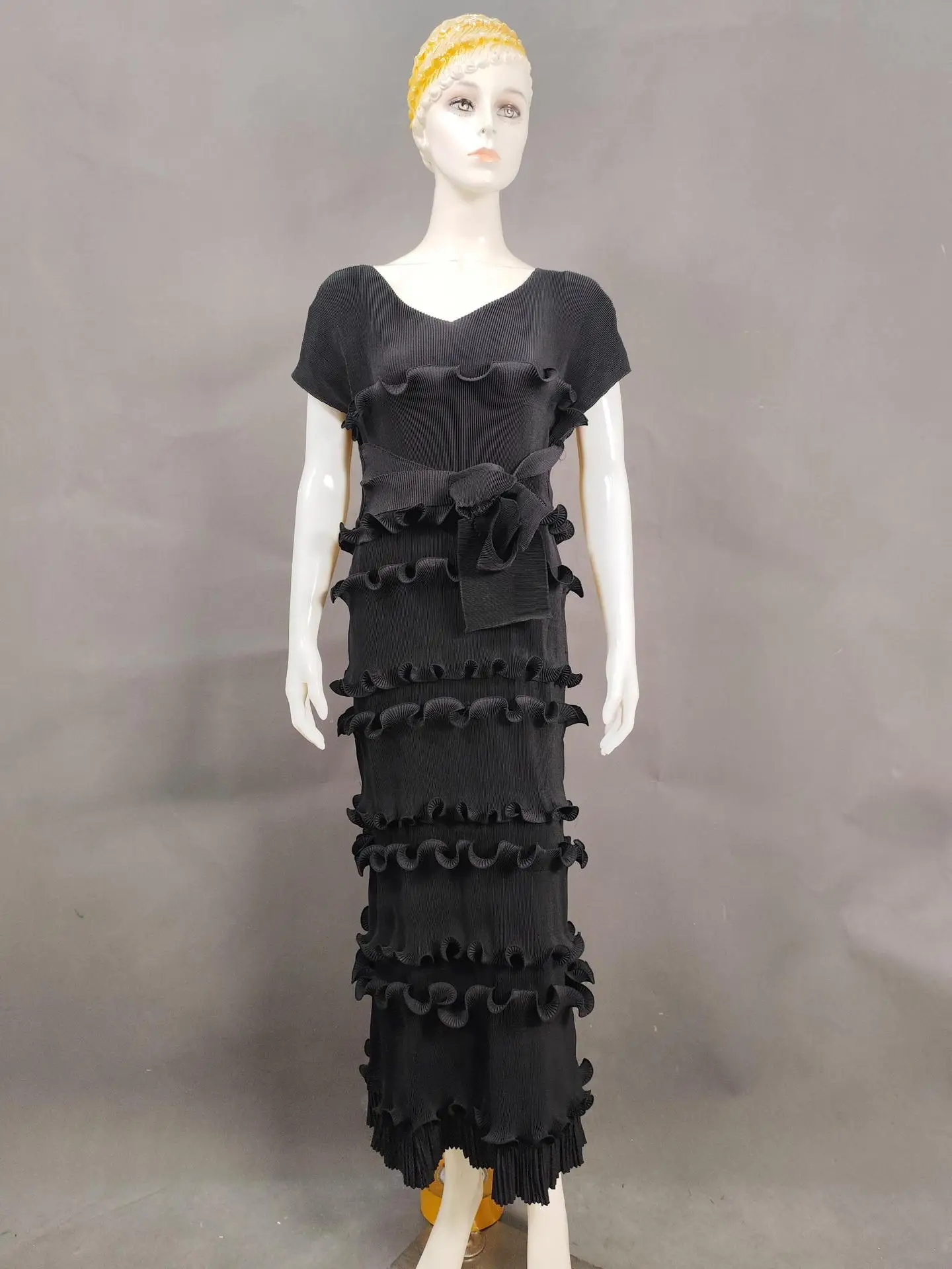 Miyake plissado moda cor sólida grande decote em v bolo feminino em camadas fungo borda vestido solto roupas femininas