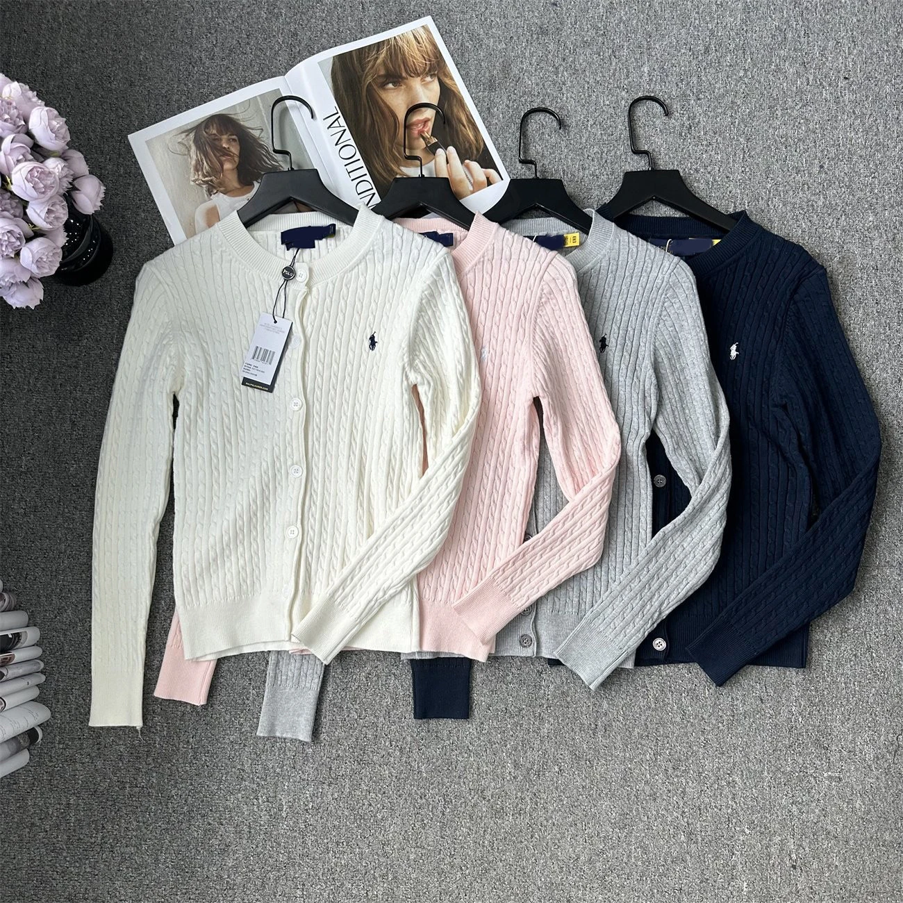 Cardigan lavorato a maglia ricamato con girocollo Ruff Pony da donna Nuovo maglione lavorato a maglia slim twist vintage