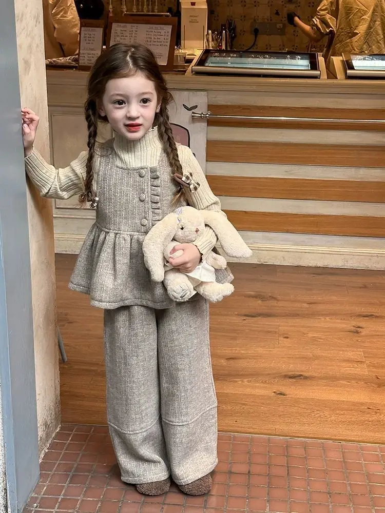 

Girls Set Sweet and Cute Lace Elegant Flower Bud Vest Fashionable Wide Leg Pants Two-piece Girl Outfit Set Kids Clothes