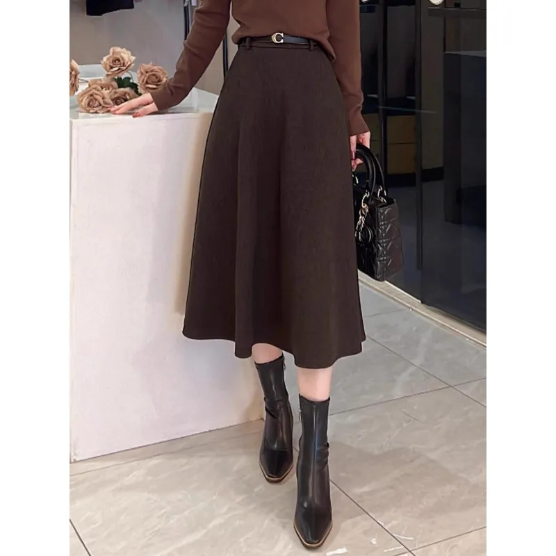 

Elegant Woolen Midi Skirt for Women, and Winter Commuter A-Line Skirt, Petite Mid-Length Umbrella Skirt