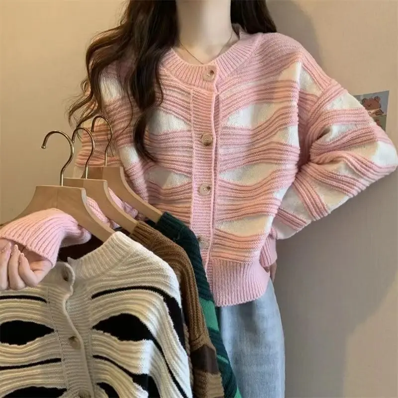 Women's Clothing Wave Cut Striped Sweaters Long Sleeve Autumn Winter Single-breasted Korean Casual Round Neck Knitted Jumpers