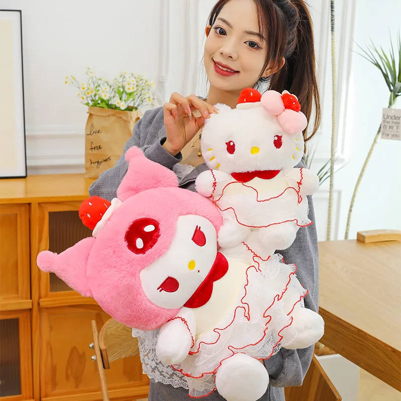 45 cm Sanrio Kawaii gâteau aux fraises Hello Kitty peluche poupée Kuromi peluche enfants anniversaire cadeau de noël avec chapeau personnage mignon