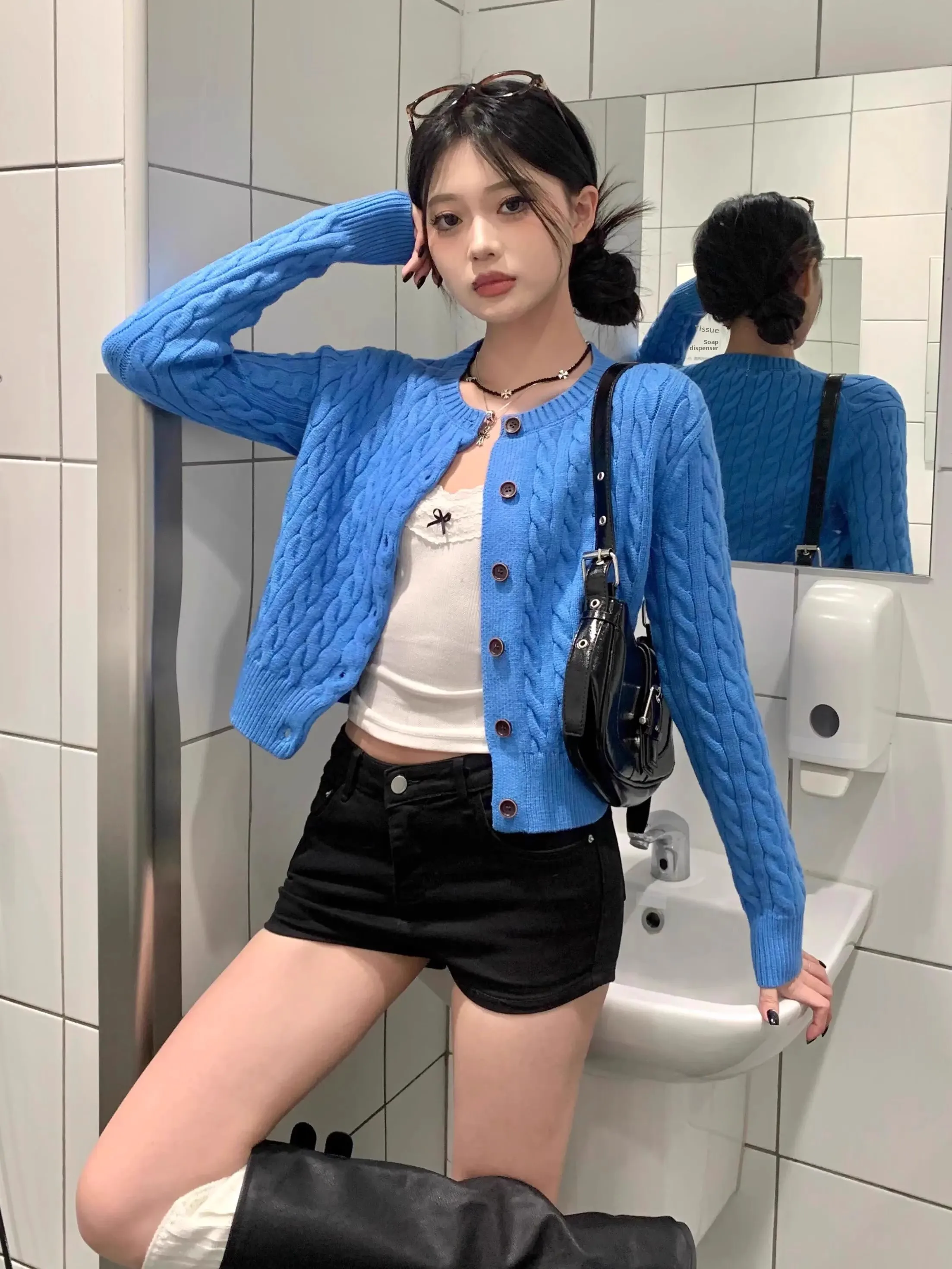 

Chic Korean Sle Twist Klein Blue Soft Cozy Women's Knitted Sweater Cardigan Early Autumn Faion Anti-Aging Small Size