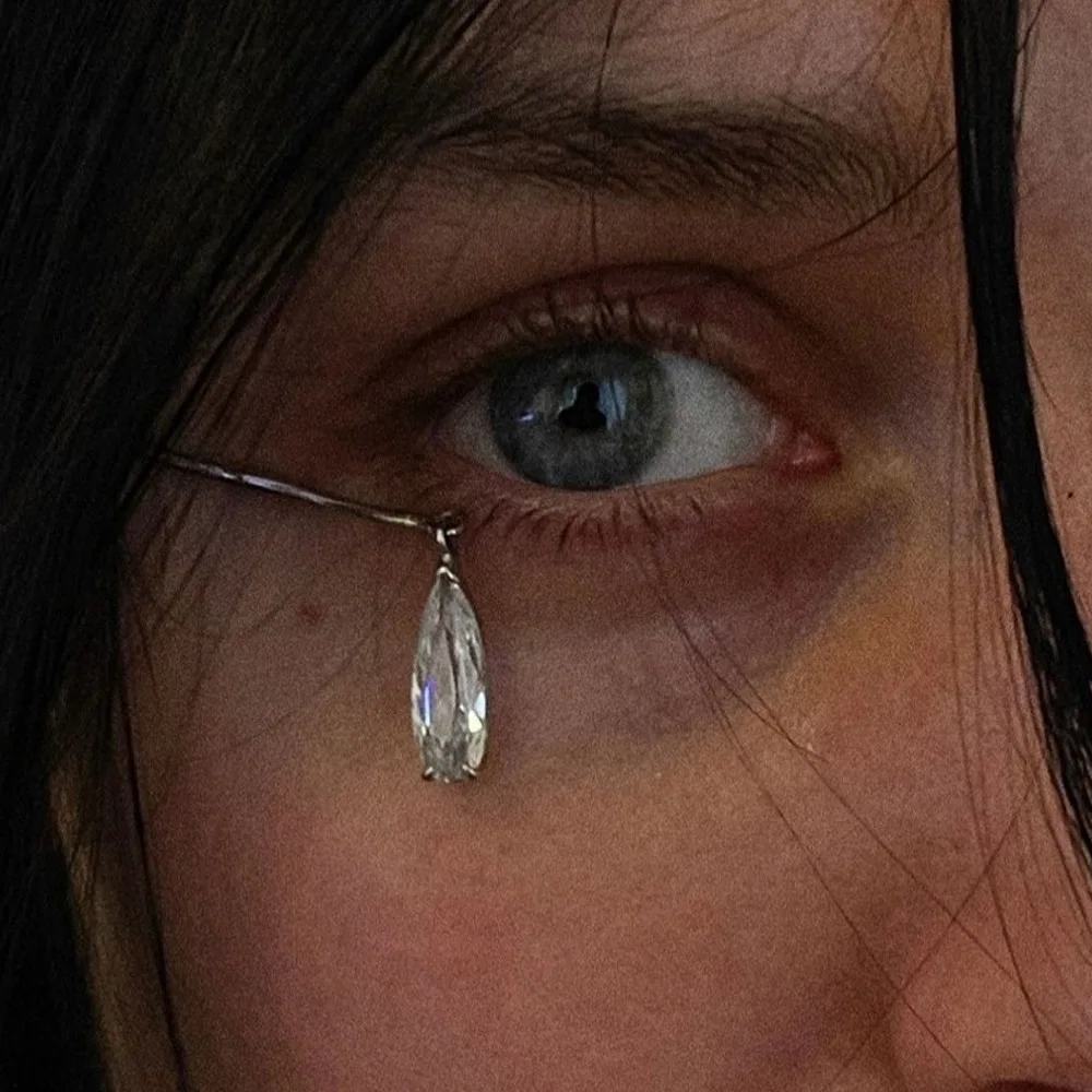 Pendientes de cristal en forma de lágrima para mujer, tono dorado, línea larga, sin perforación, pendientes llamativos brillantes para mujer, joyería para fiesta de boda