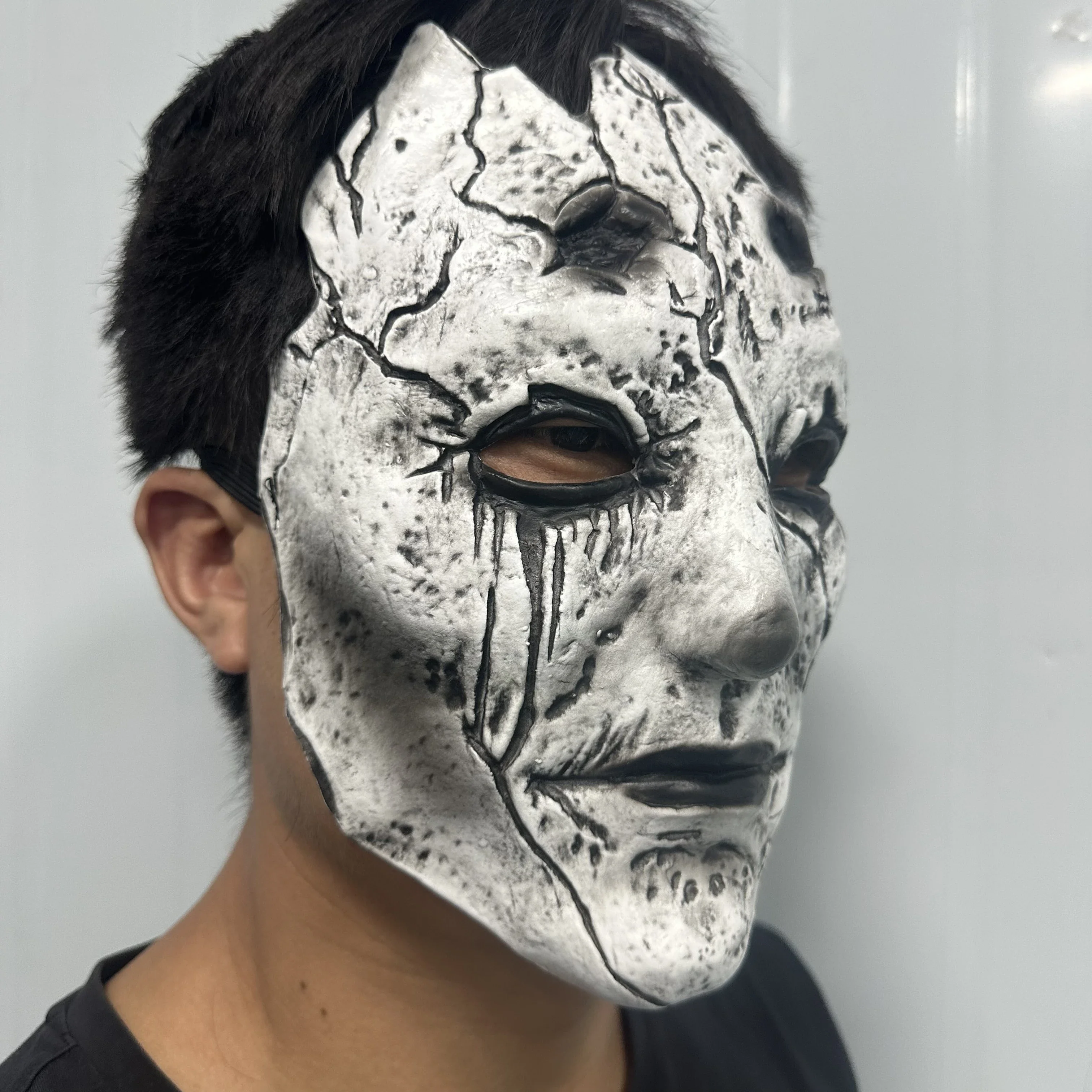 Broken PVC Mask Mi Dao Ren Mask Cosplay Game Character Horror Prop Halloween Realistic Party Accessories Scary Face Mask