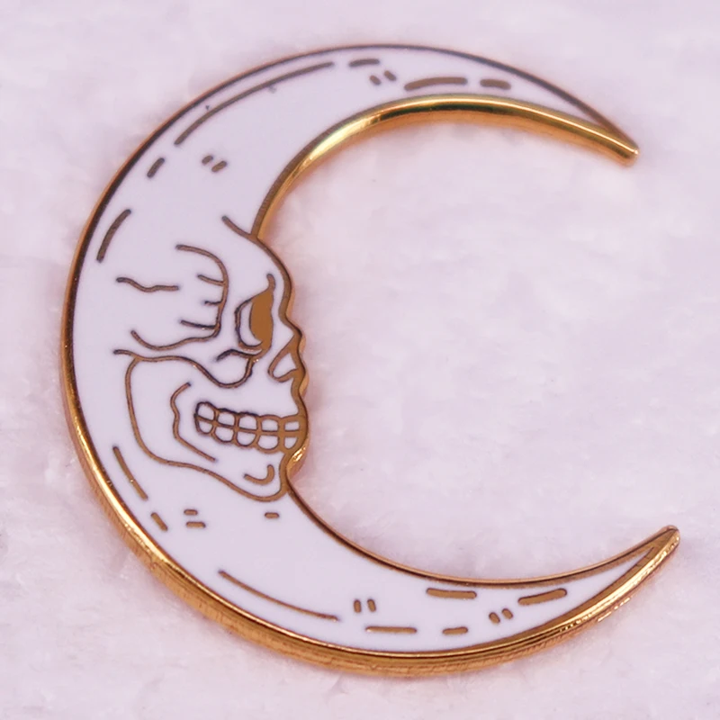 Crescent Moon Skull Badge Gothic Tattoo Style Art Enamel Pin Denim Jackets Clothing Brooch Jewelry Decorate