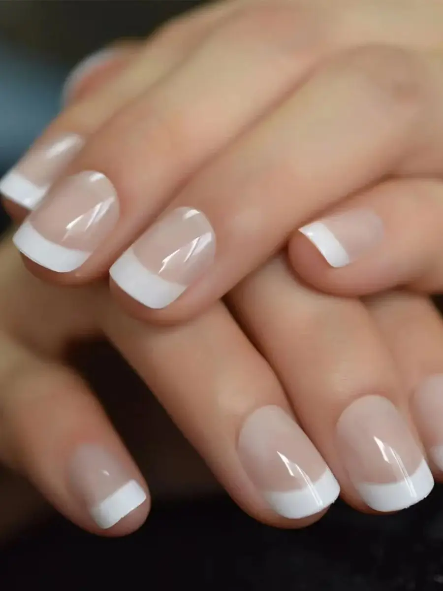24 Stück neue Nägel zum Aufdrücken im französischen Stil (modische Kunstnagelaufkleber), gepaart mit 1 Stück Geleekleber und 1 Nagelfeile