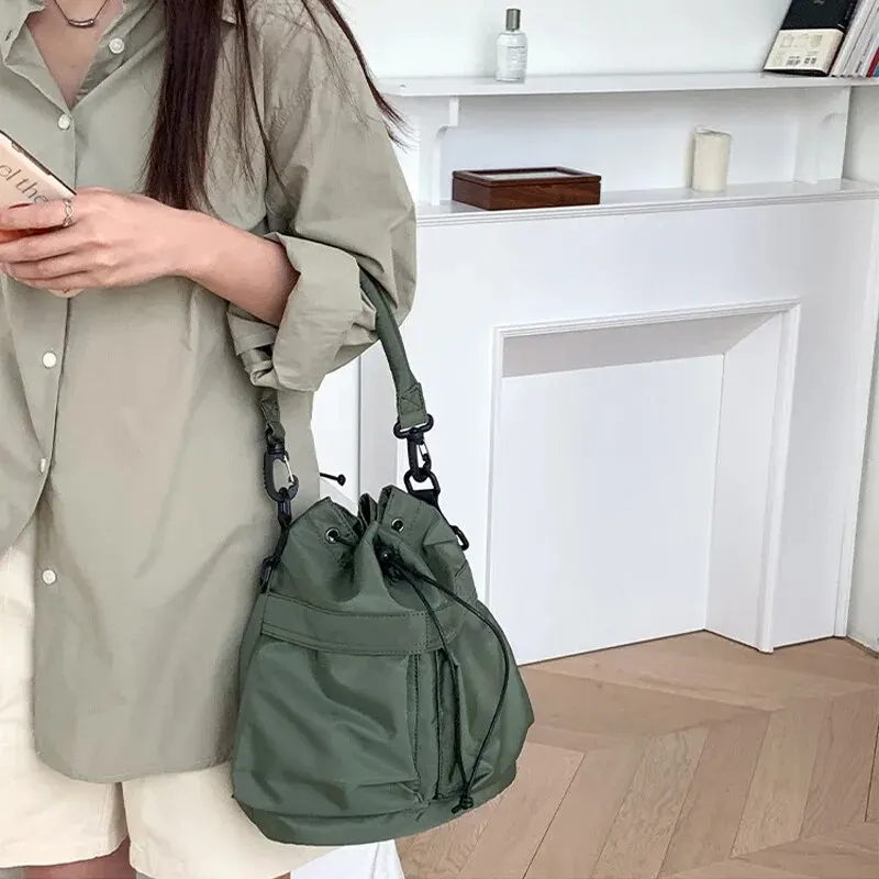

Women Tote Bag Shoulder Bag Nylon Waterproof Large Capacity Handbag Drawstring Crossbody Bag