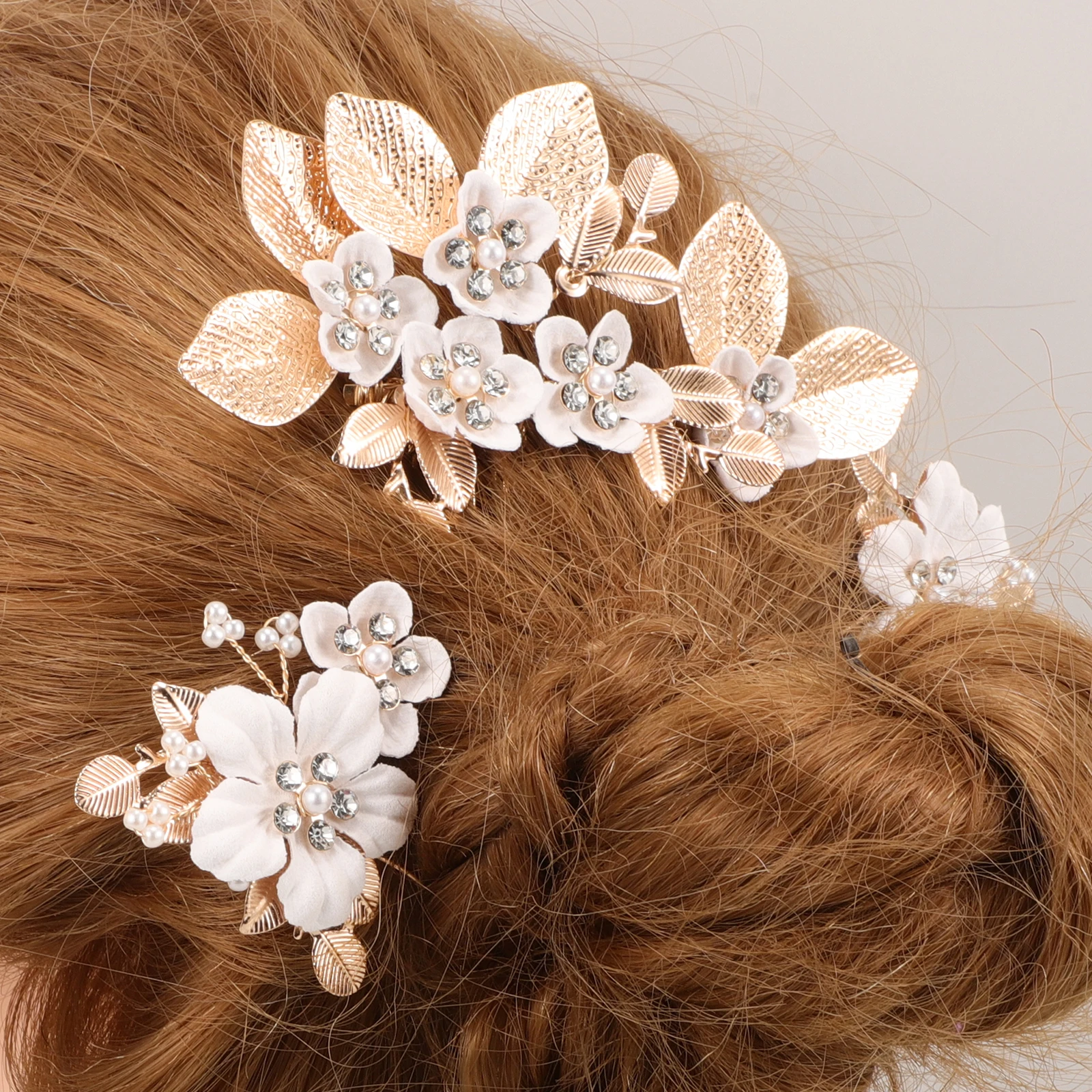 

1 set Retro Hair Hair Accessories For Girls Accessories Set Golden Flower Clips for Women Bridal Wedding Decorative Combs