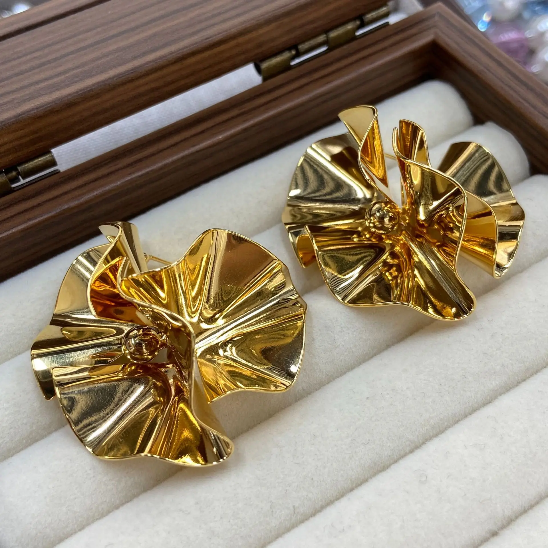 Polished Pleated Folded Petal Flower Earrings Metallic Floral Sculpture Statement Stud Earrings Trendy Women Accessories