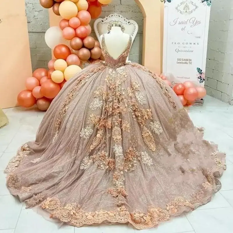 فستان Charro vestidos de 15 años Quinceanera مع زهور من الدانتيل الذهبي الوردي مزين بالدانتيل الأميرة الحلو 16 للحفلات الراقصة