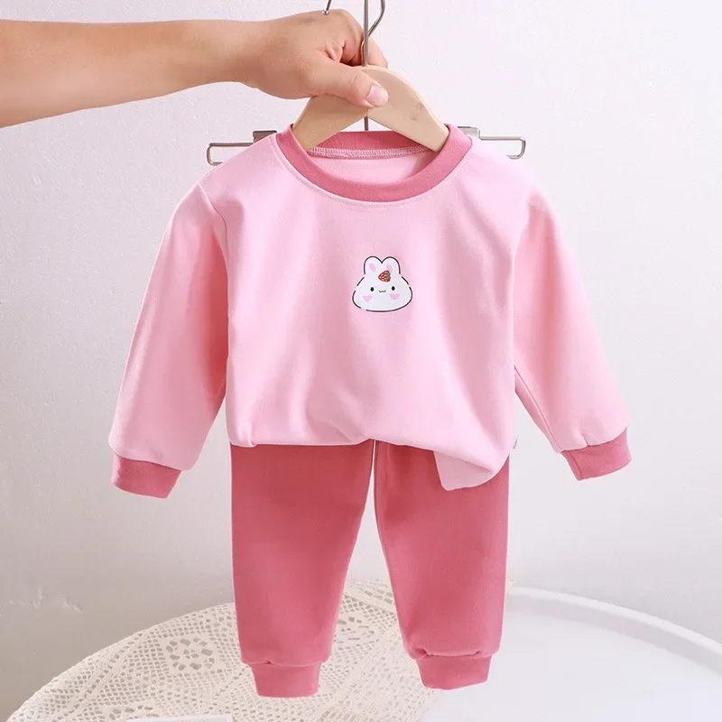 Nuevo 2024 pijamas cálidos de otoño para niños y niñas, camisetas bonitas de dibujos animados, Tops con pantalones, ropa de dormir informal para bebés, conjuntos de ropa interior