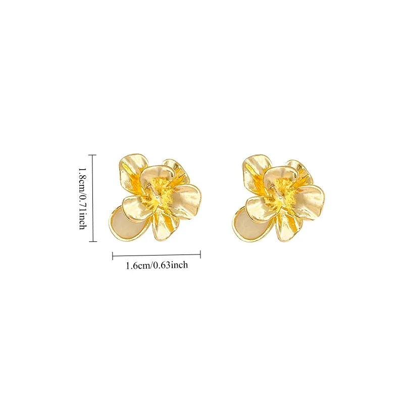 Women\'s Luxury Niche Design Golden Petal Ear Clips French Retro Three-dimensional Metal Opal Flower Clip on Earrings No Piercing