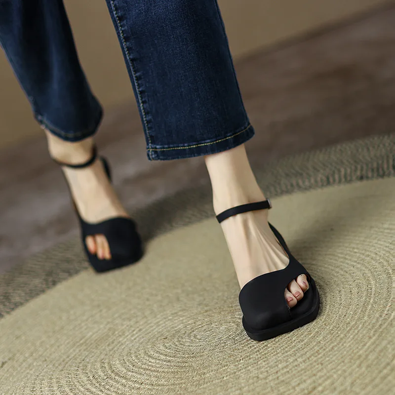 Flat Bottom Hollow Sandals Summer Retro Casual Square Head Solid Color Shoes Rome Elegant Buckle Slippers Sandalia Femininos