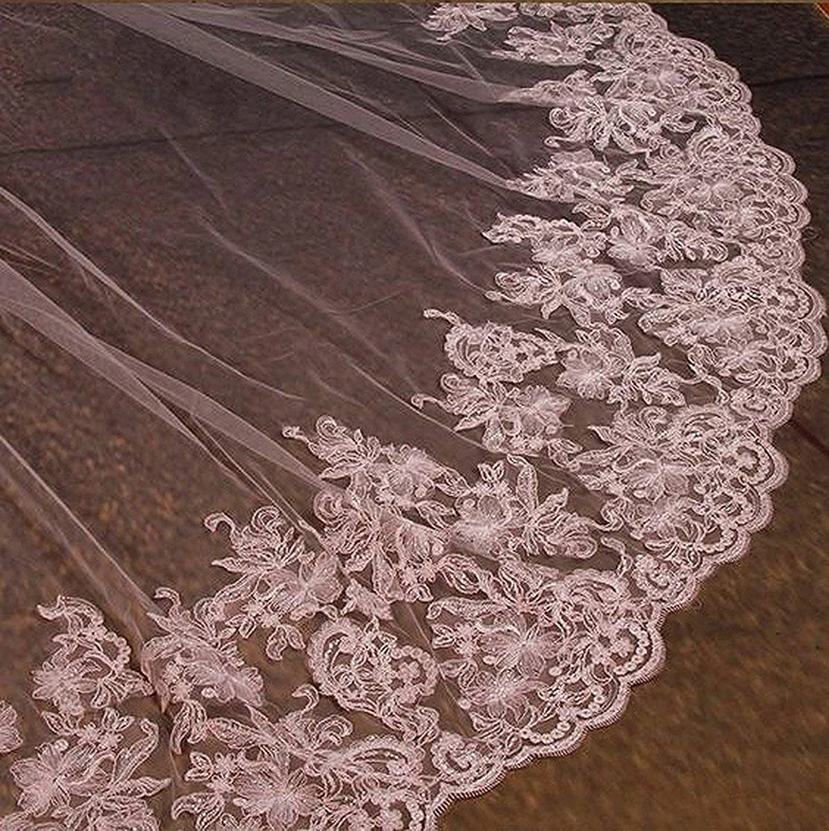 Luxury Bridal Veils Wedding Veil Lace Shining Applique Sequin Crystals Two Layers Cover Face Three Meters Long Veils Real Image