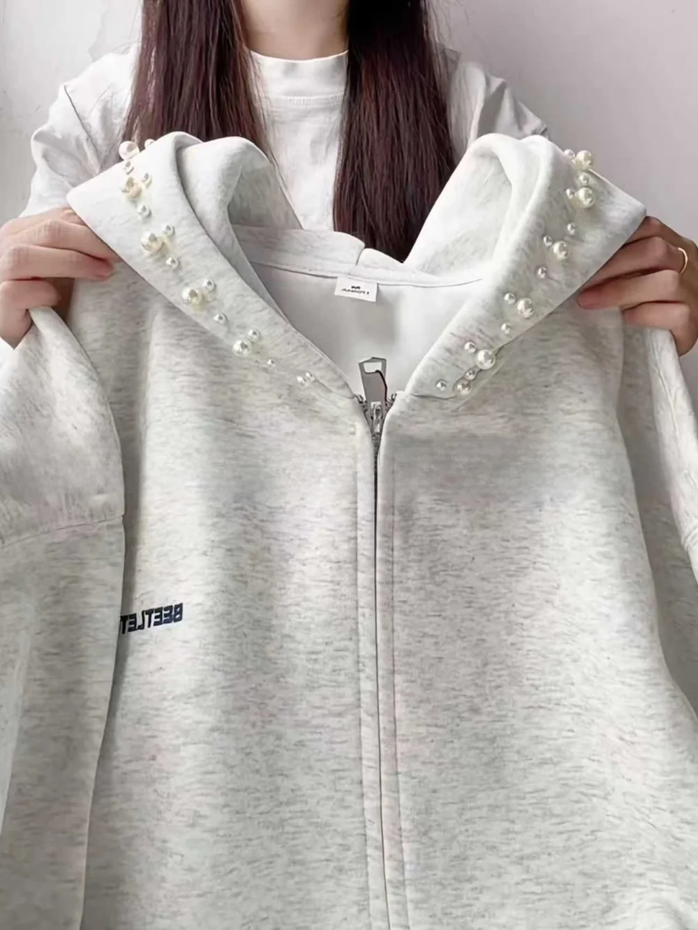 

Женский вязаный кардиган-худи в стиле ретро для весны и осени: свободный крой, стройнящий силуэт, универсальный топ