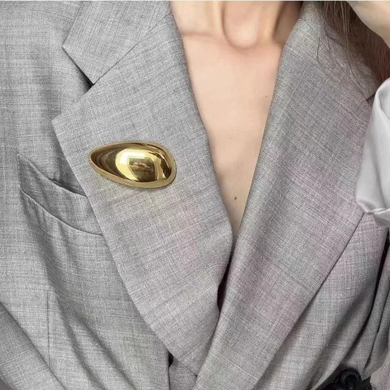 Metal Geometric Glossy Eggshell Broochs for Women Unique Exquisite Suit Corsage Pins Party Jewelry Fashion Accessory