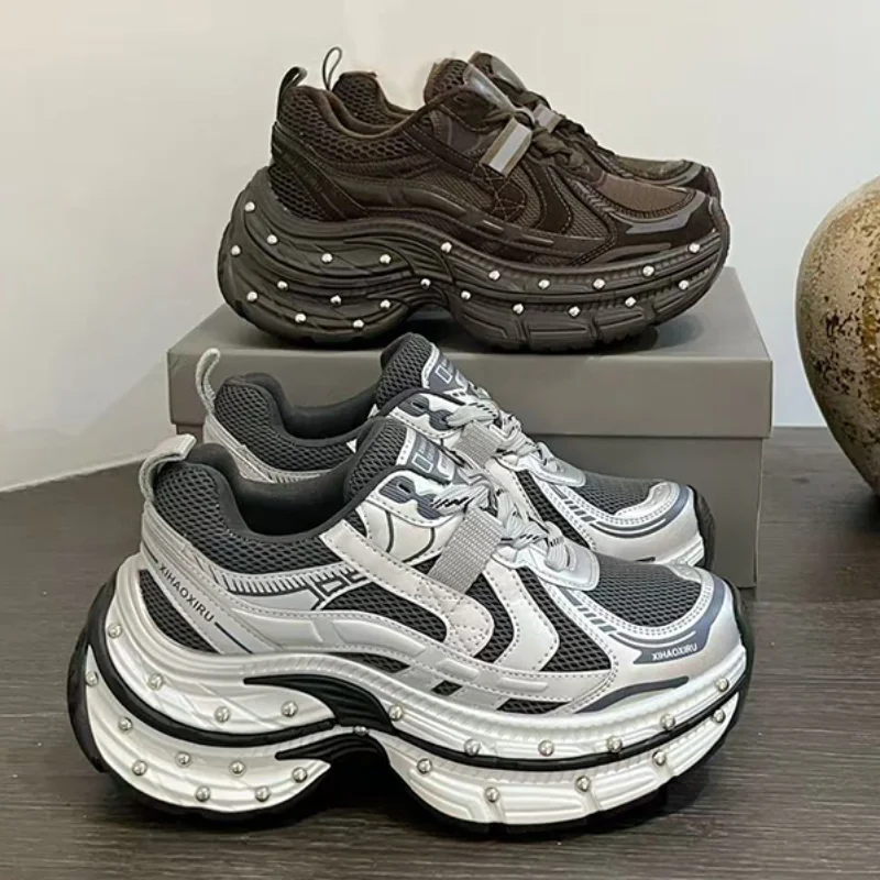 

Retro-style Platform Women Sneakers Distressed 8cm Mesh Fabric High-heeled Casual Shoes Rivet Design Comfortable Versatile Shoes
