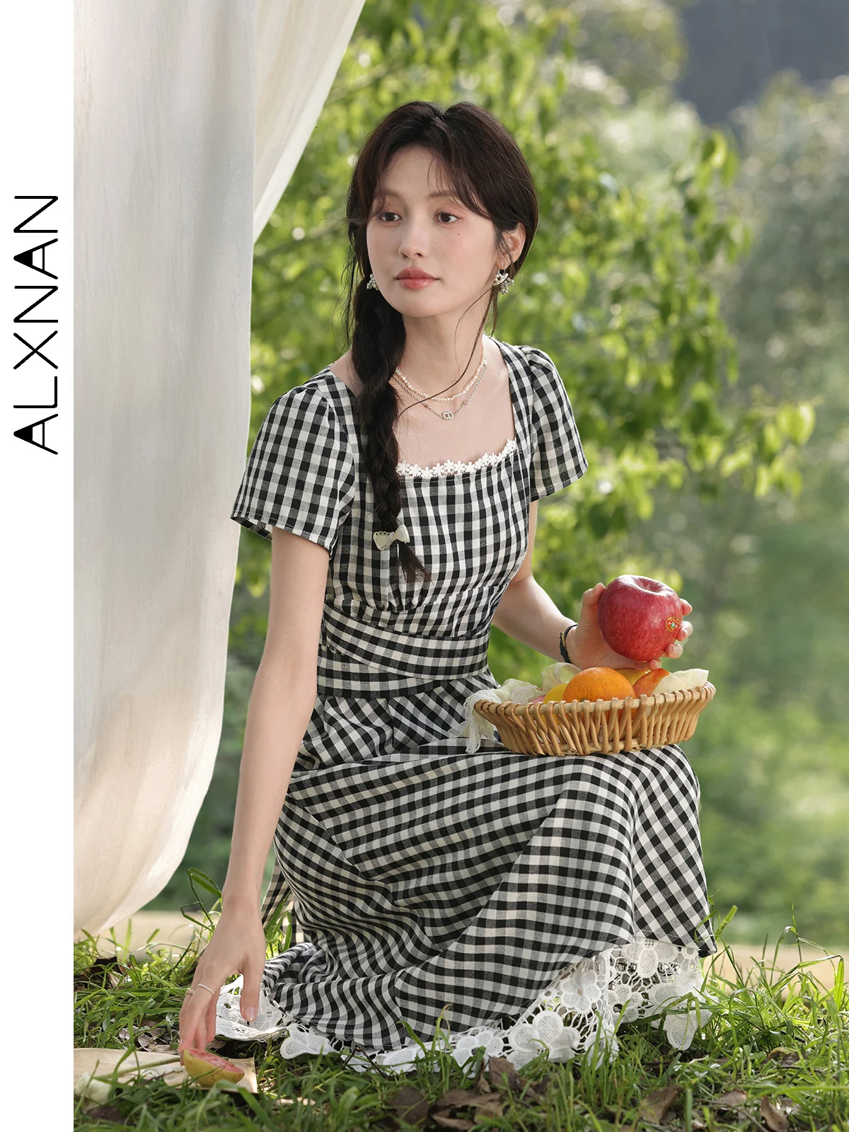 ALXNAN Dames zwarte geruite lange jurk Vierkante hals Kant A-lijn Elegante vakantiejurk 2025, zomer casual kleding Nieuw DYL661795-3