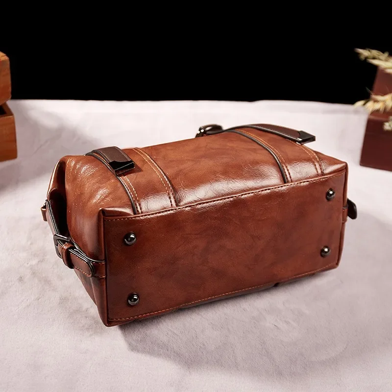 Retro Fashion Handbag Shoulder Leather Crossbody Large Capacity Pillow Women's Bag High Quality image 4