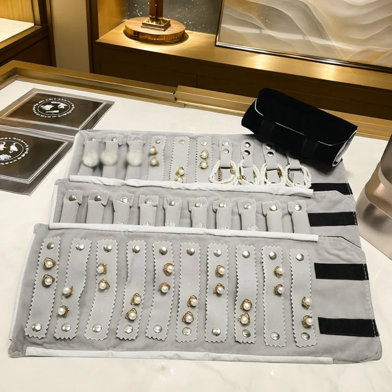 

Wholesale Jewelry Roll Bag Portable Carring Case Black Velvet Organizer Multi Functional Necklace Rings Earrings Storage Bag