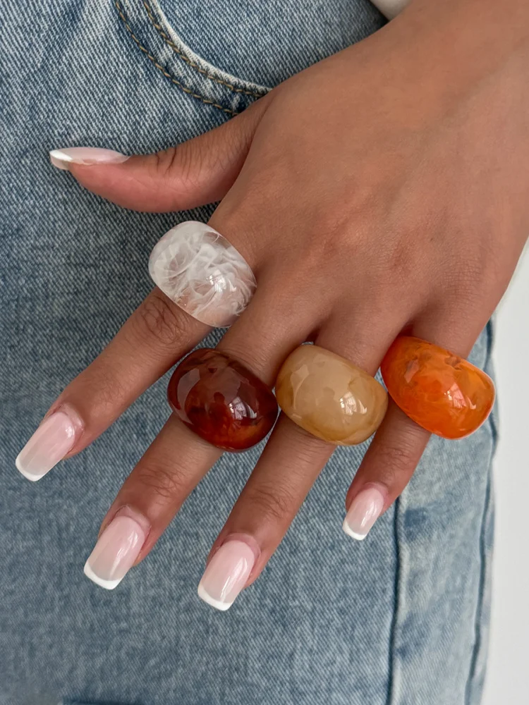 

Кольца из смолы с геометрическим градиентом, простые модные широкие кольца на палец из сплава для повседневной носки, свиданий, путешествий, поездок на работу, на каждый день