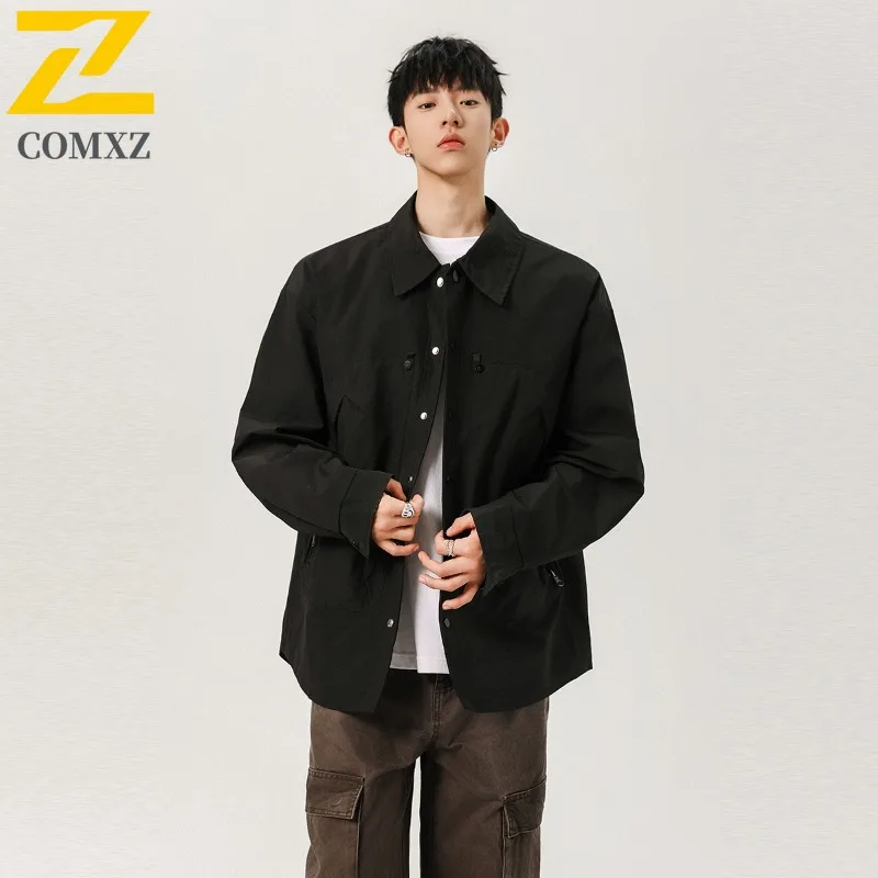

COMXZ куртка большого размера, мужская свободная рабочая одежда с капюшоном, уличная уличная ветровка больших размеров, воротник-стойка, пальто с большим карманом, 2025