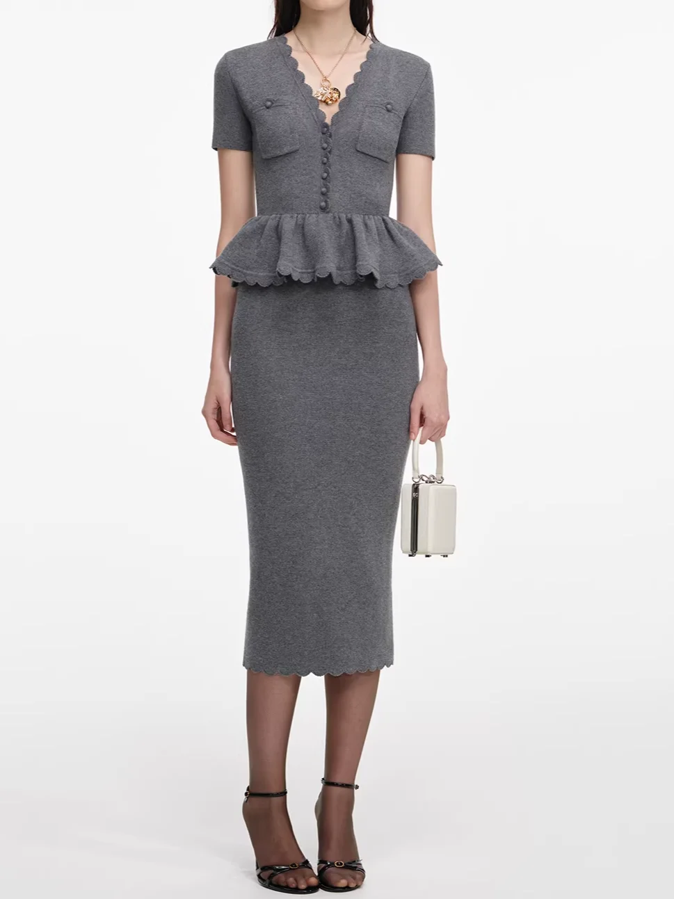 

Весна 2026: Женское вязаное платье миди с оборками, вставками, завышенной талией, V-образным вырезом, коротким рукавом, элегантное, приталенное