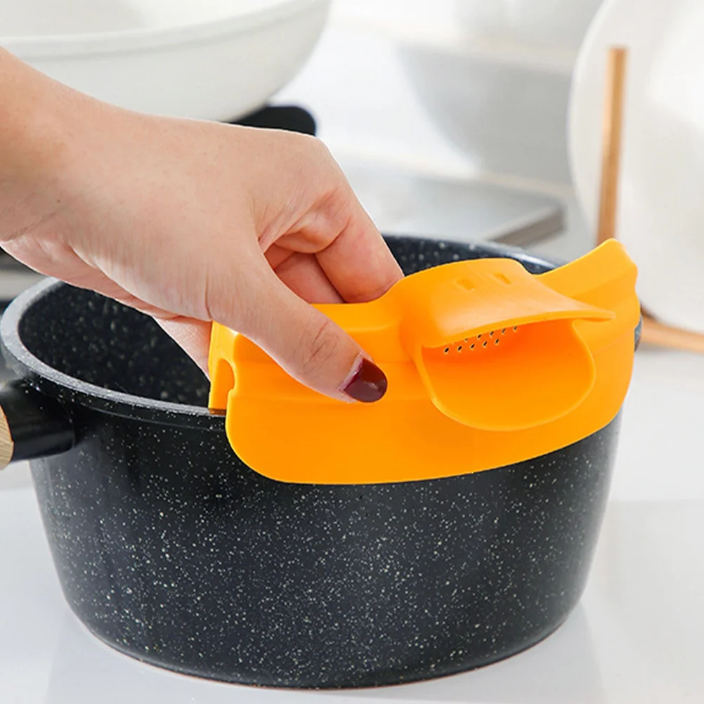 

Pot Edge Pour Funnel Reusable Soup Spout Anti-Spill Kitchen Gadgets Slip On Drainer Deflector Bowl Pan Spill-Proof