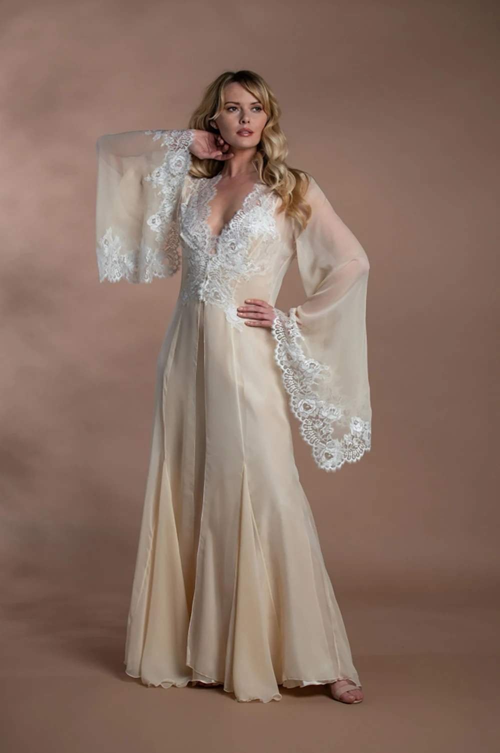 Elegant Sleepwear Women Maternity Appliques Butterfly Long Sleeve Wedding Bridal Robe Customized Nightgown Pajamas