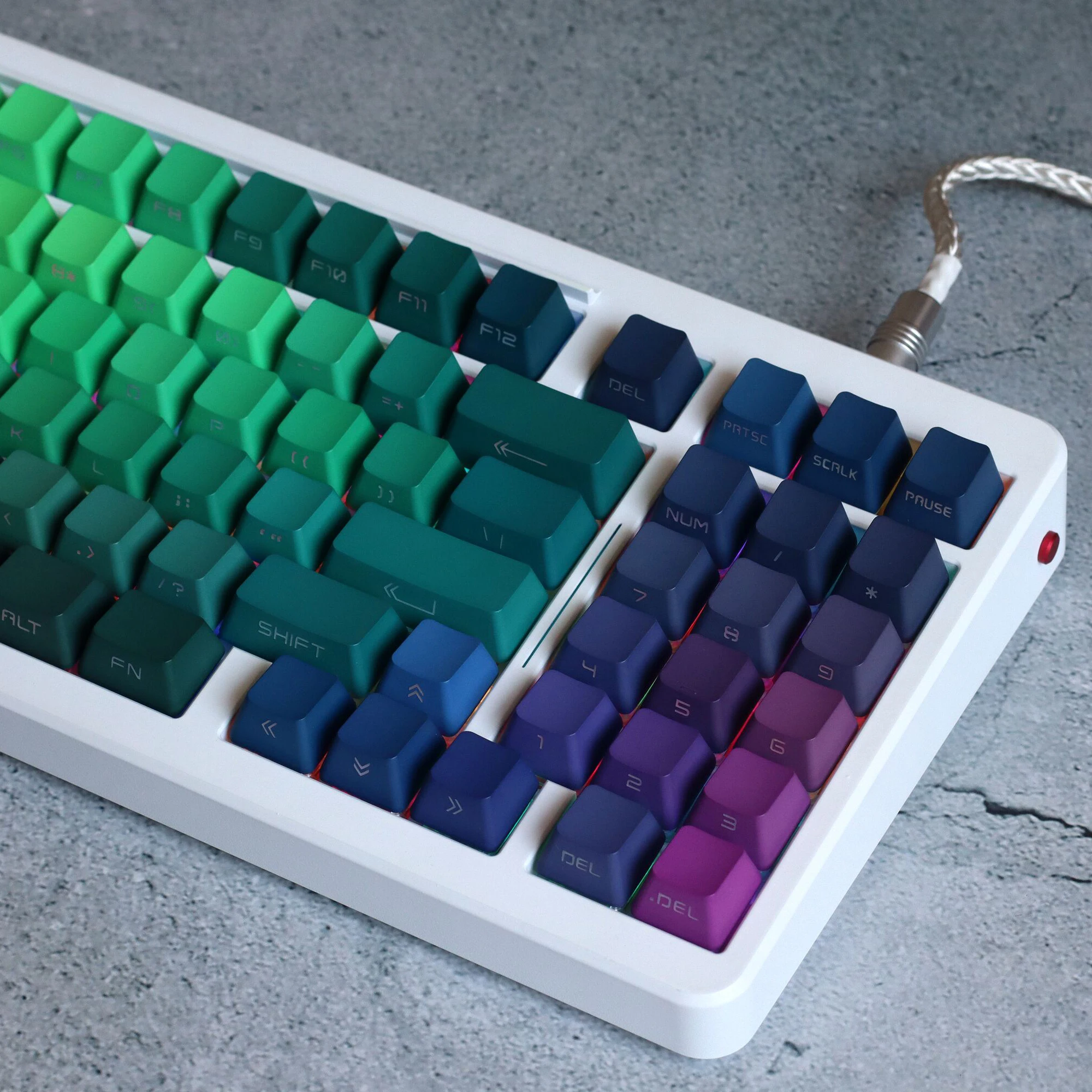 Tastiera meccanica keycaps prisma luce PBT di alta qualità con incisione laterale traslucida altezza OEM comodi copritasti a 123 tasti