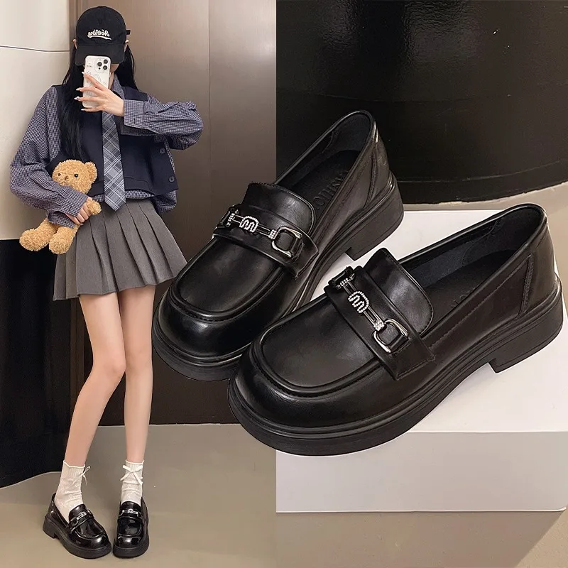 

Новинка 2023 года, женские лоферы, повседневные женские кроссовки с открытым носком и круглым носком, модный стиль, осенние кожаные туфли без шнуровки на плоской подошве