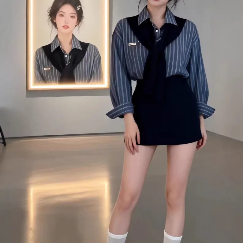 

Корейский стиль: комплект из утягивающей рубашки и короткой юбки в полоску, модная повседневная спортивная одежда для женщин, весна 2026