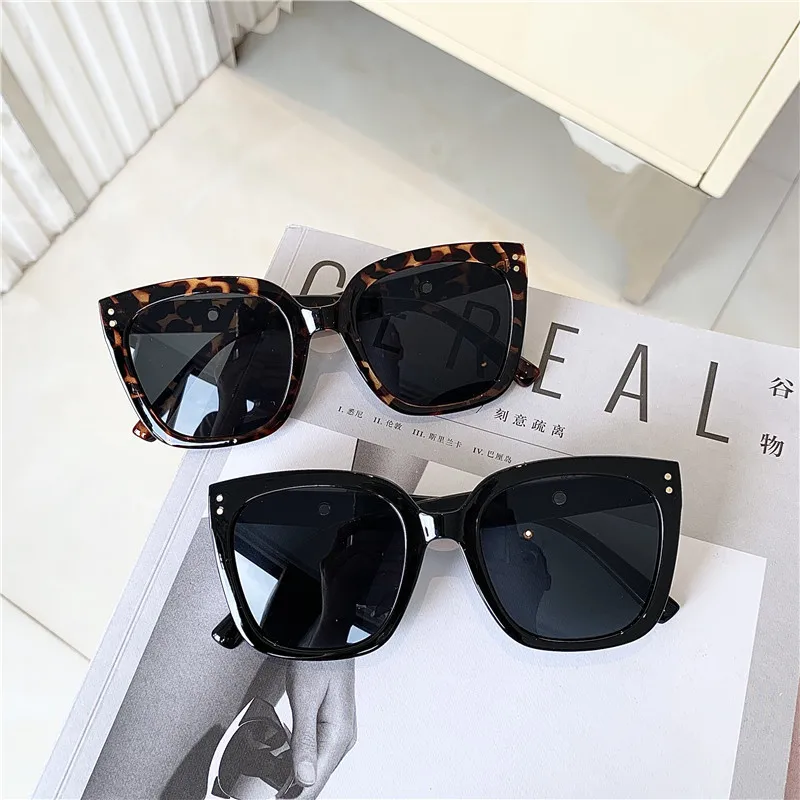 Hot Sale Classic Vintage Square Sunglasses Women Oversized Sunglass Woman Men Retro Black Sun Glasses Shades Driver Goggle