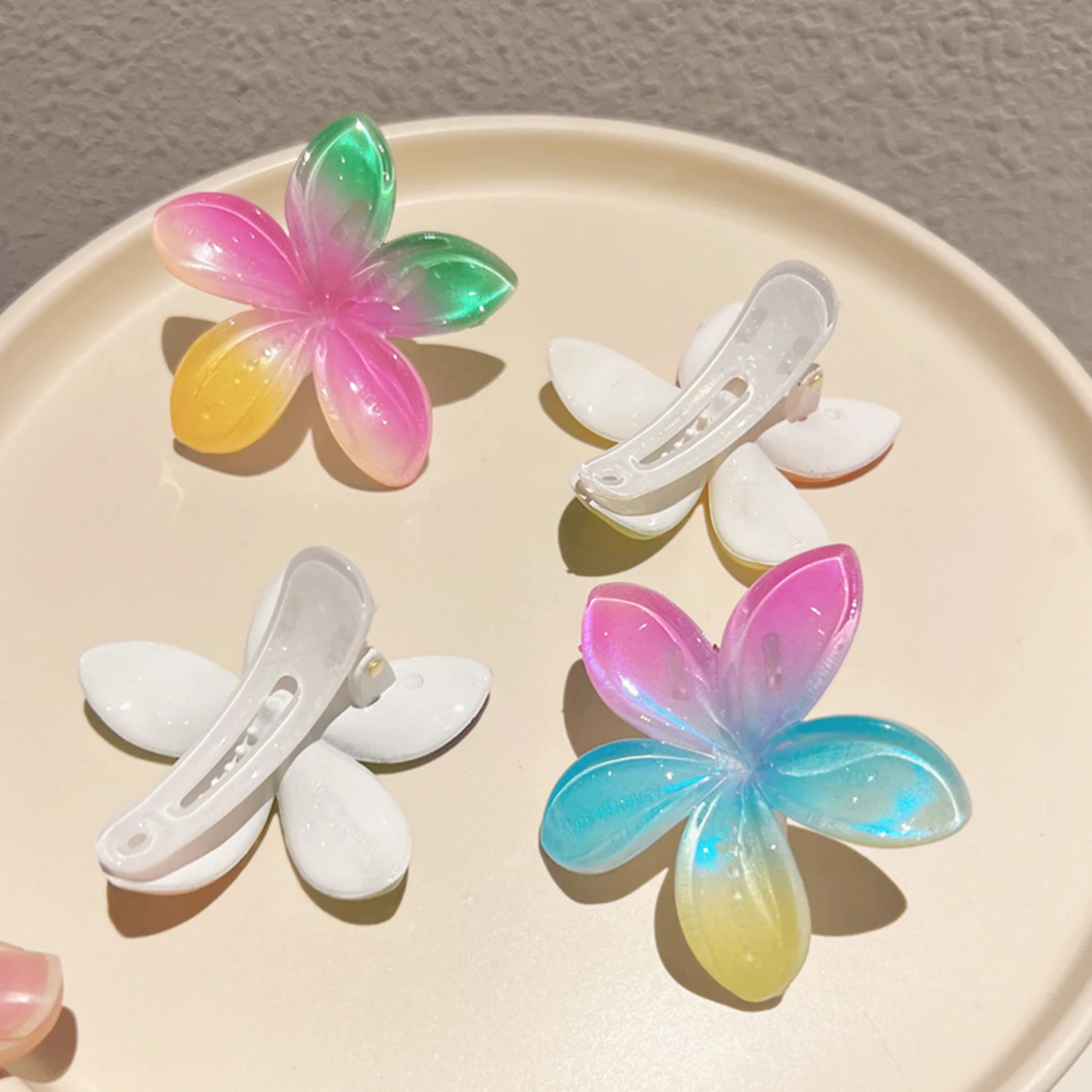 

Gradient Egg Flower Hair Claws Clip Women Girls Sweet Acrylic Hairpins Summer Beach Hawaiian Headwear Hair Accessories Summer