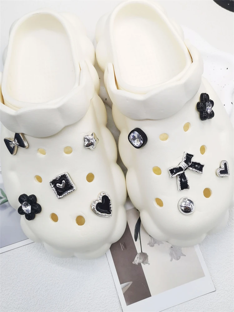 10PCS Shoe Charms ABS Decorations Accessories DIY Clog Buckle 2024 Popular Bow Design Rhinestones Floral Fit Lady Beach sandals