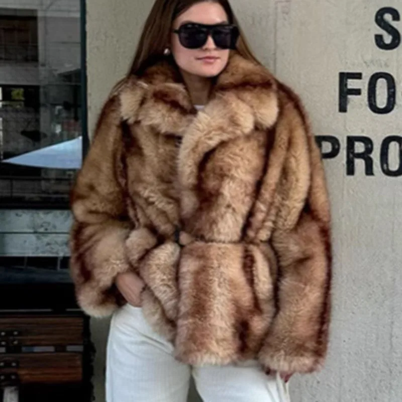 

2025 Women's Winter New Plus Size Faux Fur Jacket Short-Style Thicken Warm Plush Vegan Fur Outerwear Shaggy Fluffy Tops