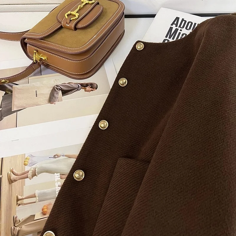 Coffee Colored Woolen Short Jacket Women 2025 New Winter Commuting Simple Korean Version Vintage Coat Round Neck Top w952
