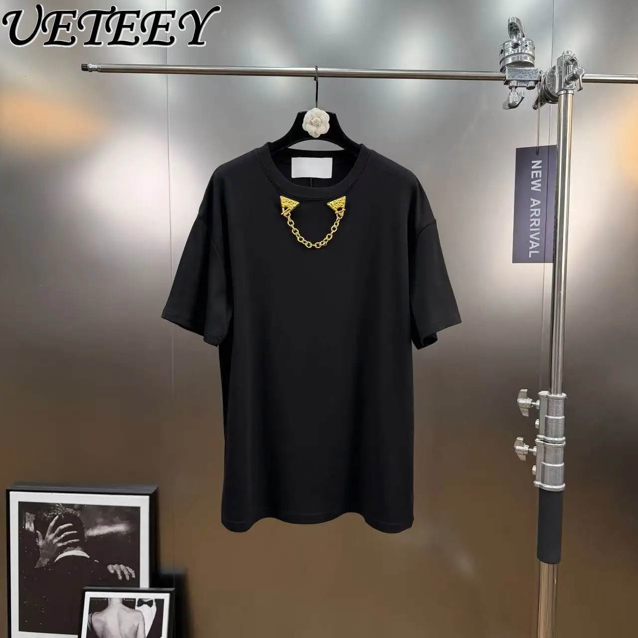 

2026 Spring Round Neck Short Sleeve Tees Metal Chain Decorated Short Sleeve T-Shirt Solid Color Crew Neck Casual Versatile Tops