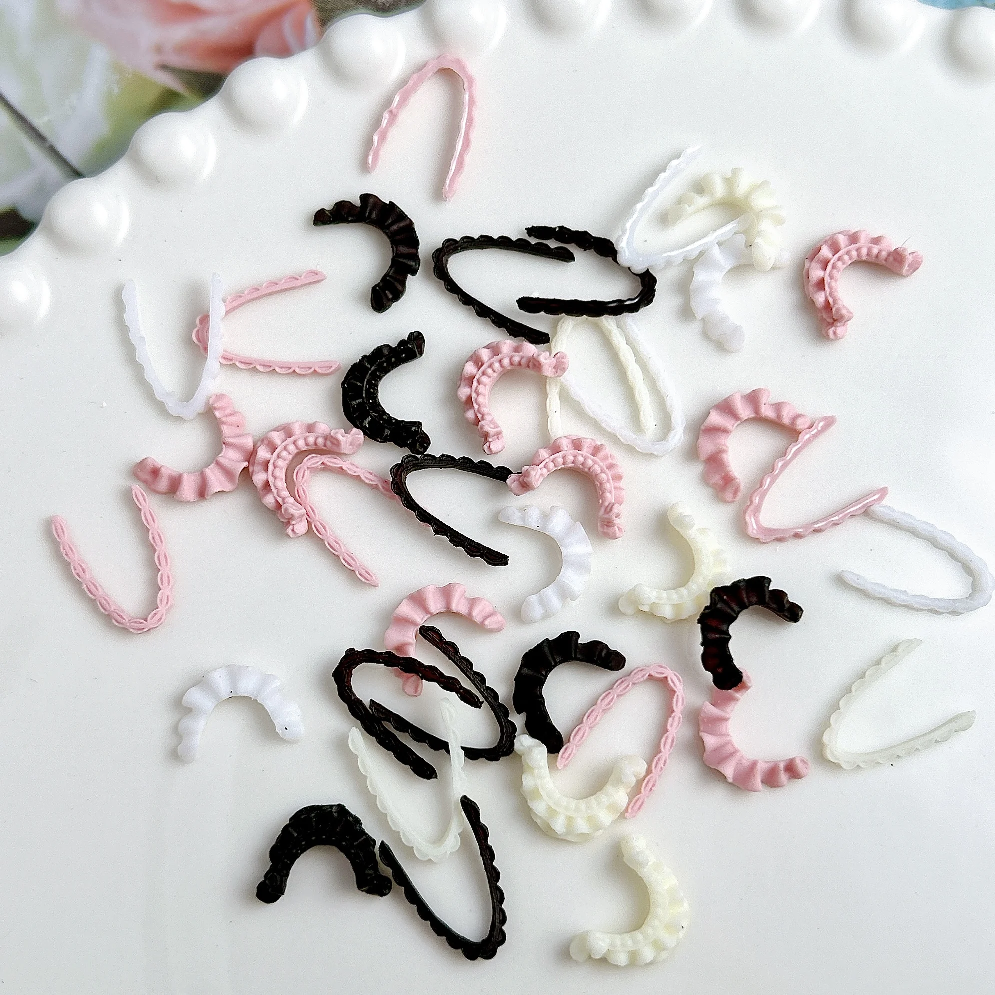 30 Uds. De cinturón Floral de encaje francés multicolor, dijes de resina para uñas, cinta de encaje de princesa minimalista 3D, decoraciones artísticas para uñas DIY