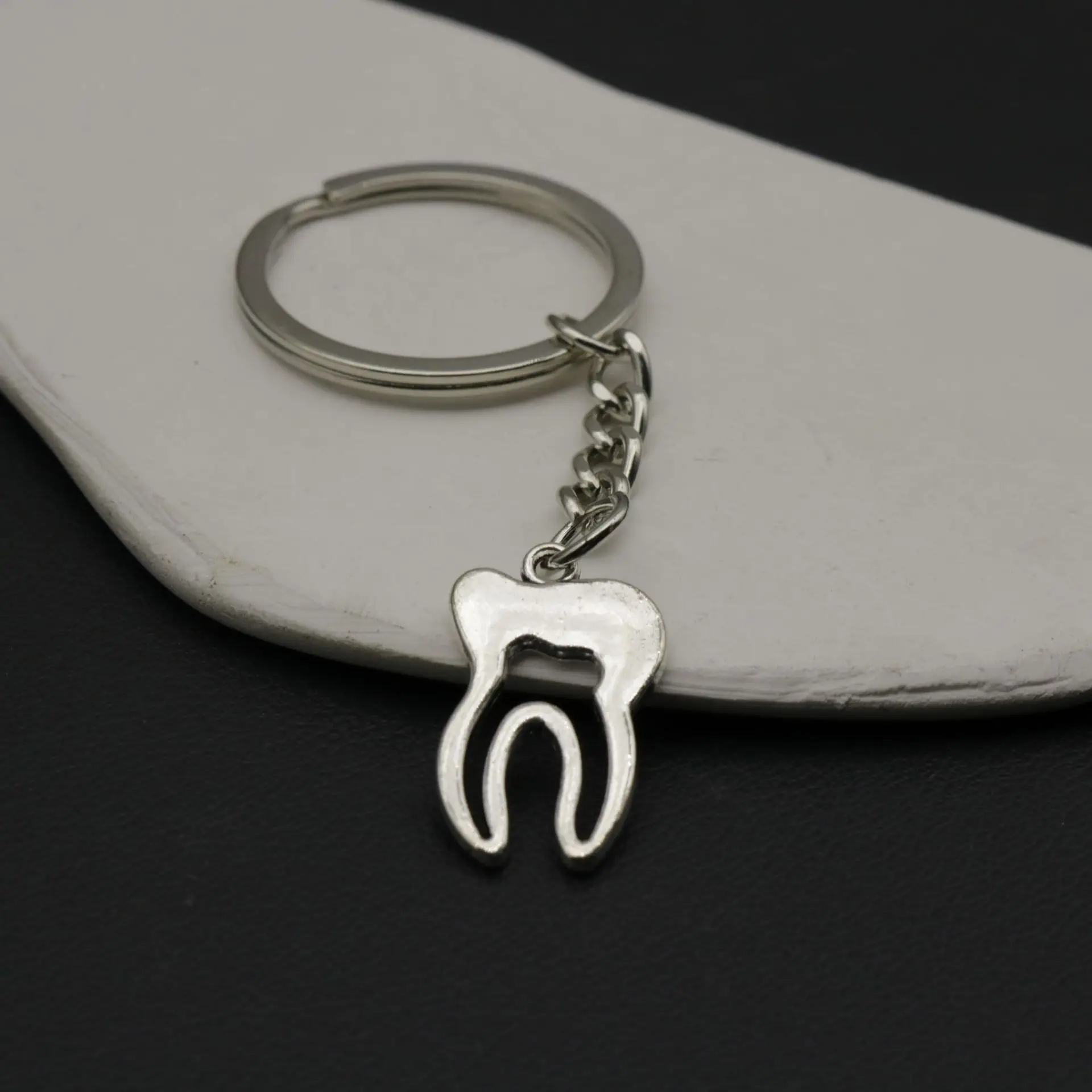 Porte-clés esthéticienne dents porte-clés dentiste décoration porte-clés résine dent modèle forme porte-clés clinique dentaire cadeau