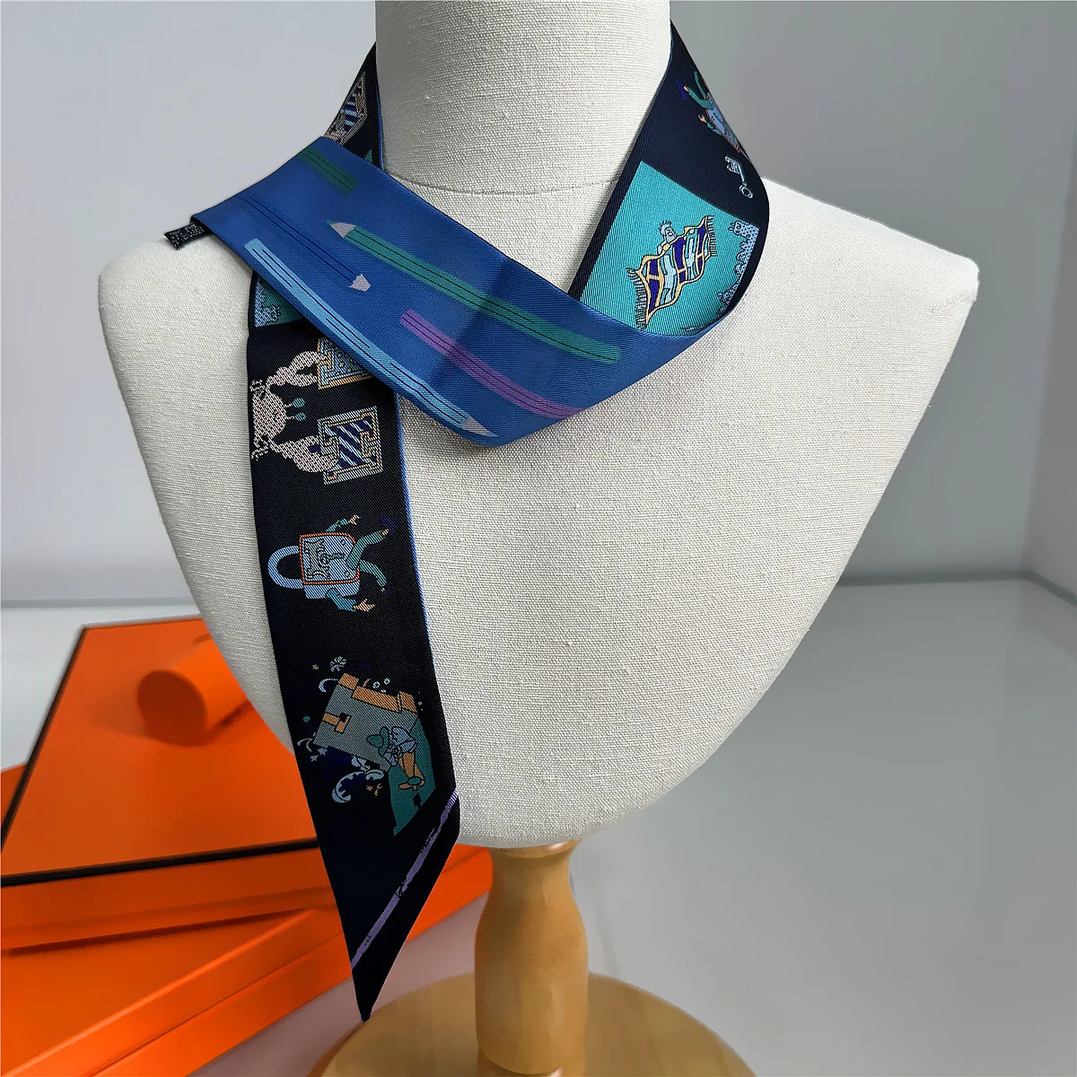 2024 브랜드 디자인 능 직물 100% 실크 스카프 럭셔리 패션 스카프 여성 풀라 스키니 가방 스카프 새로운 핫 Neckerchief 머리 머리띠