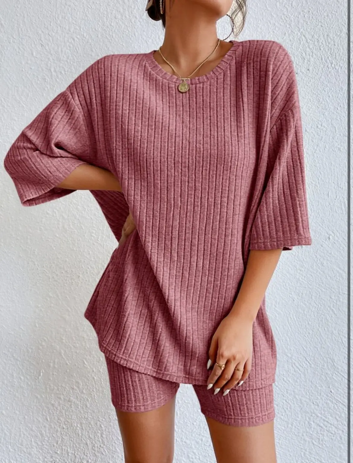 Conjunto de orts F Solto com Gola Redonda de Cor Sólida Casual Faionável 2023 Verão Material de Poliéster para Ida...