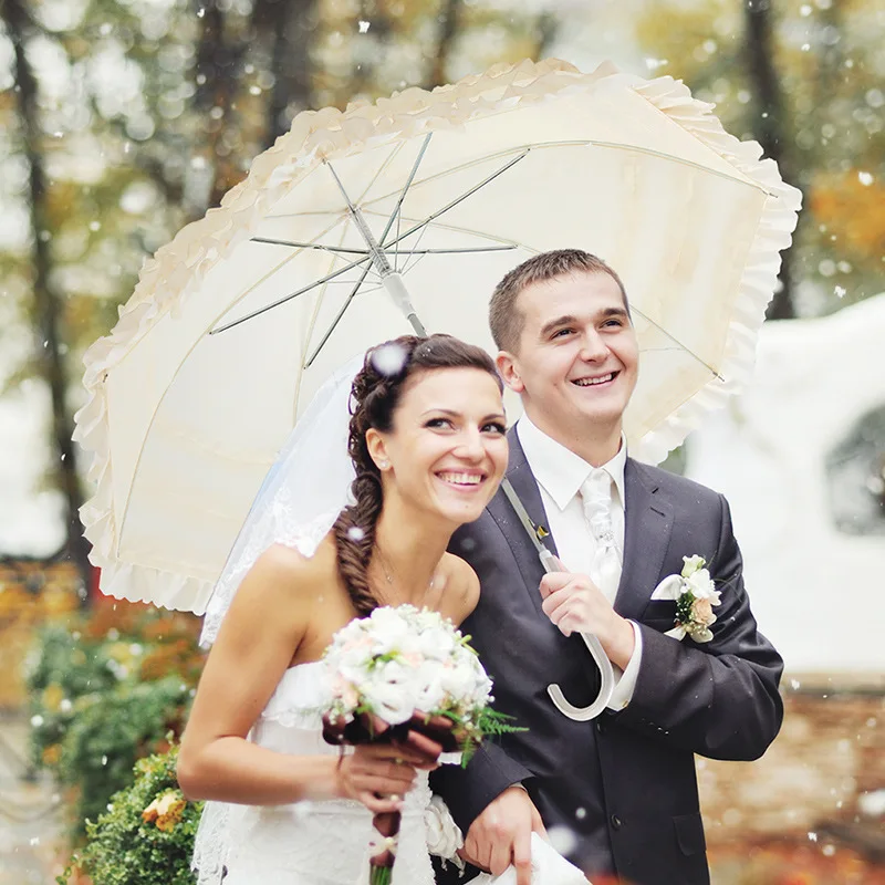 Sombrilla de flores de encaje de mango largo para mujer, sombrilla a prueba de viento, lluvia, marfil, forma de Pagoda, paraguas de Boda nupcial de princesa