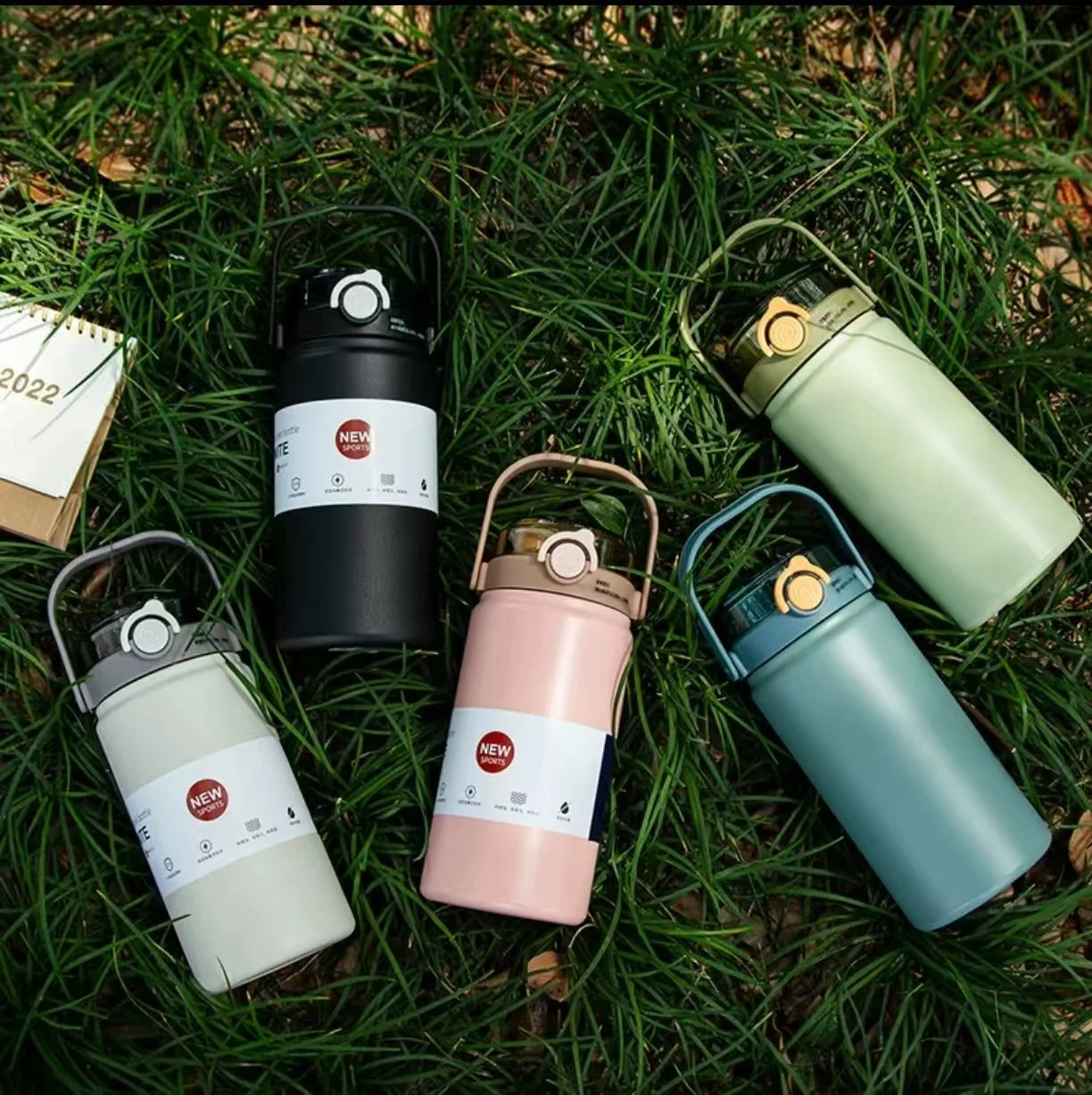 Neuer einfacher Thermosbecher mit großem Fassungsvermögen und 316-Griff für Outdoor-Bergsteigen und Sportarten, mit zwei Trinköffnungen