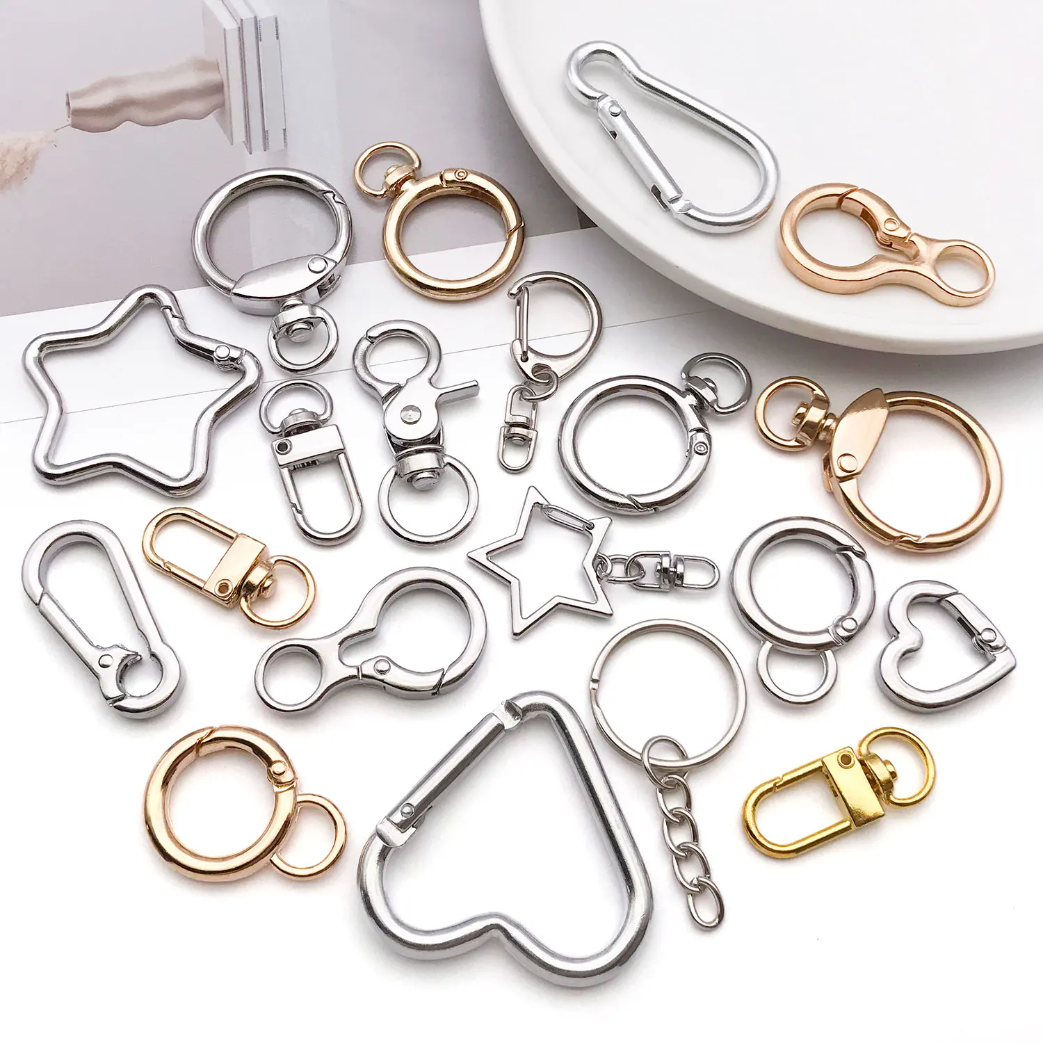 Image of 20 Stück Türschnallen-Clips Schlüsselanhänger Universalschnalle, geeignet für DIY Schlüsselanhänger, Taschenanhänger, Schmuckherstellung und Zubehör.