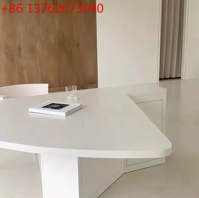 

Скандинавский современный минималистичный письменный стол Итальянский минималистичный многофункциональный стол Дизайнерский треугольный стол