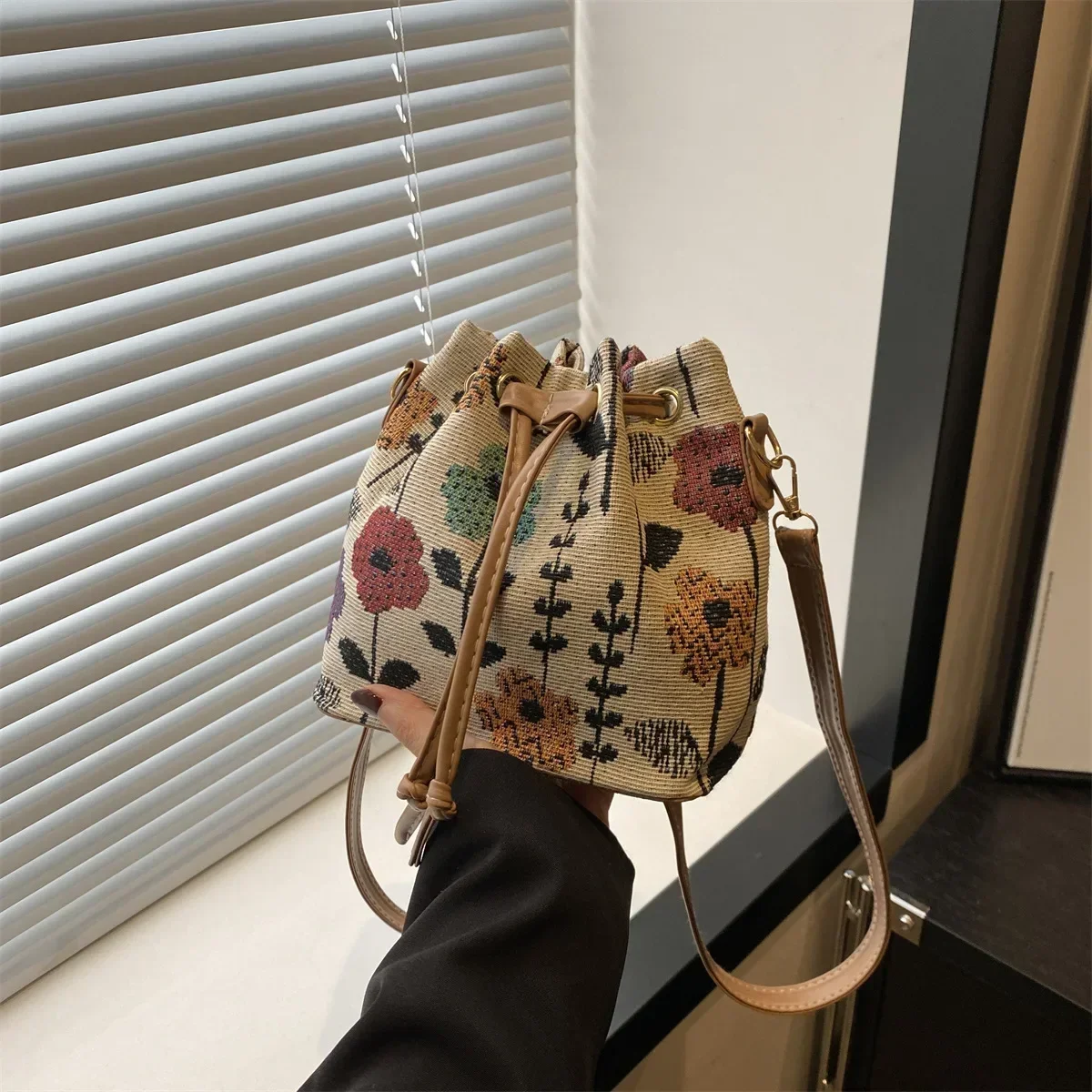 

Fashion Linen Fabric Bucket Bag Floral Ethnic Style Crossbody Bag Handbag Women Shoulder Bag Luxury Designer Handbag Bolsos